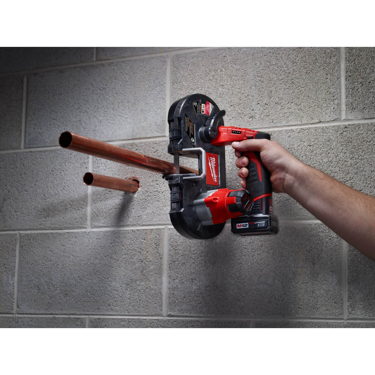 Milwaukee 2429-21XC - M12 ™ Cordless Sub-Compact Band Saw Kit