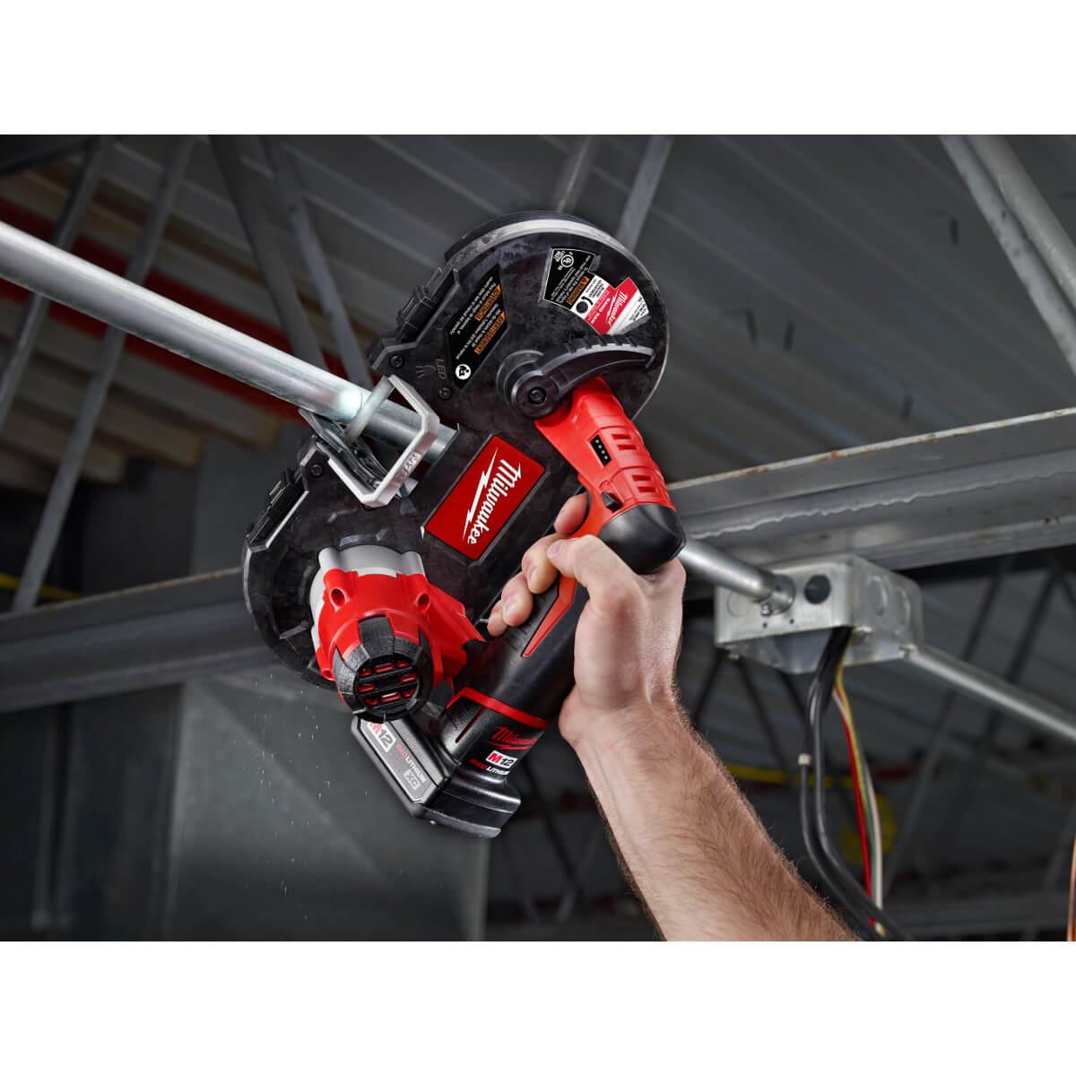 Milwaukee 2429-21XC - M12 ™ Cordless Sub-Compact Band Saw Kit