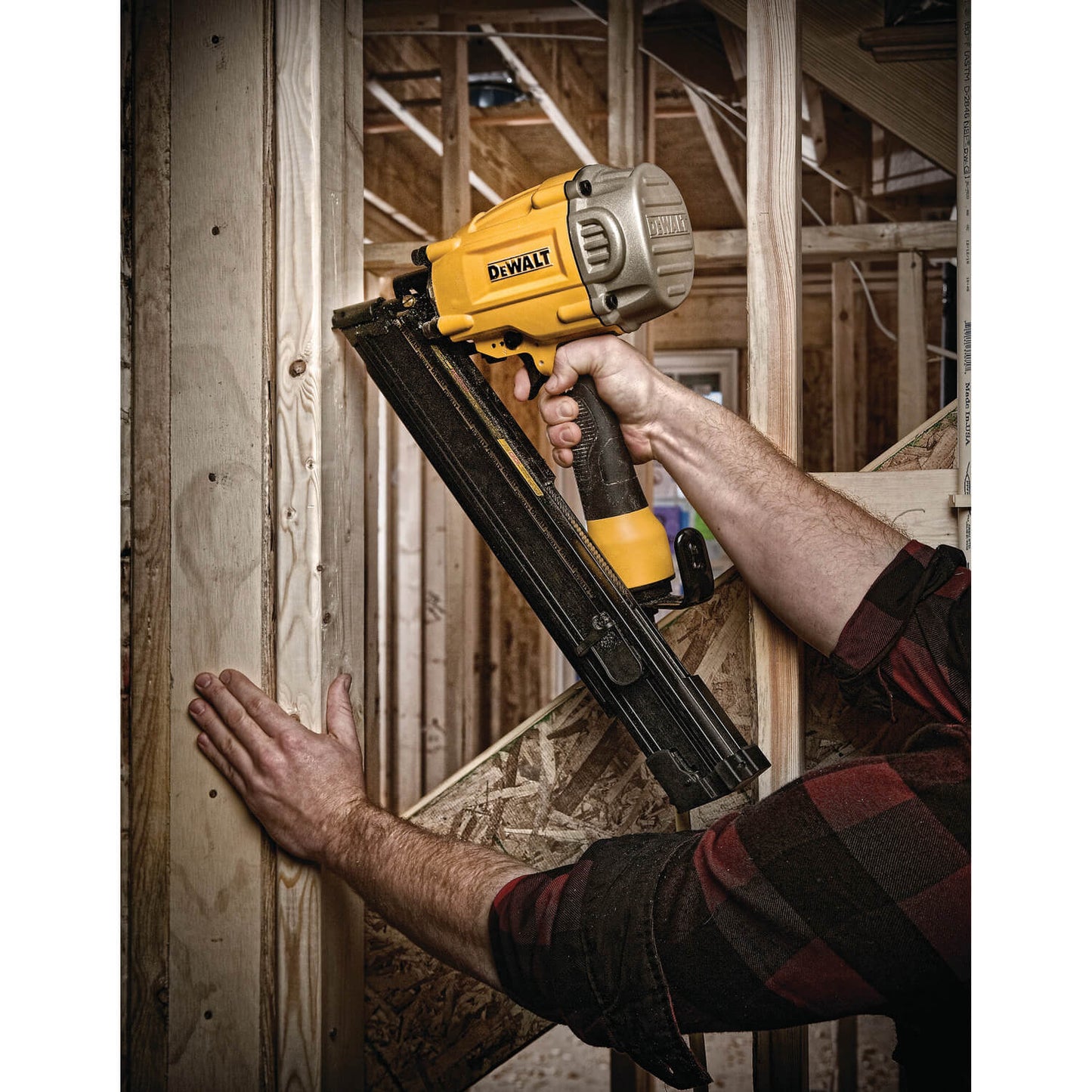 Dewalt DWF83PT 30 DEGREE PAPER TAPE FRAMING NAILER