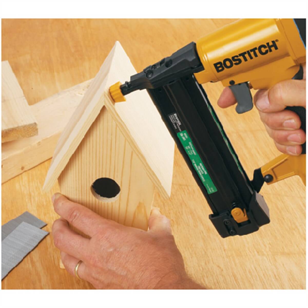 Bostitch SB2IN1 - 18GA Brad Nailer & Finish Stapler Kit